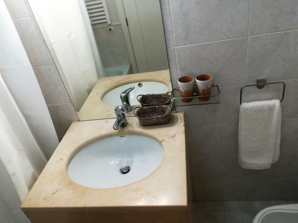 Apeadeiro Do Mar 2 Appartement São Félix da Marinha Buitenkant foto